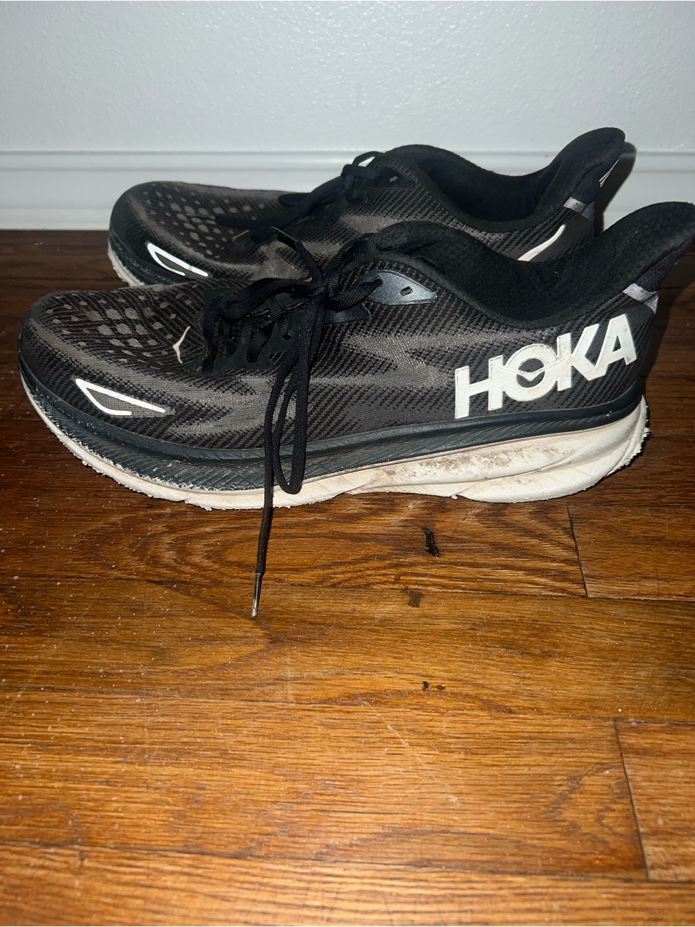 Hoka One One Mens Clifton 9 1127895 BWHT Black Running Sneakers Size 14D